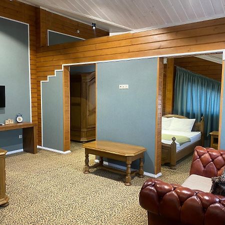 טרז Guest House Chalet מראה חיצוני תמונה